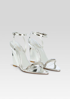 Nola Wedge