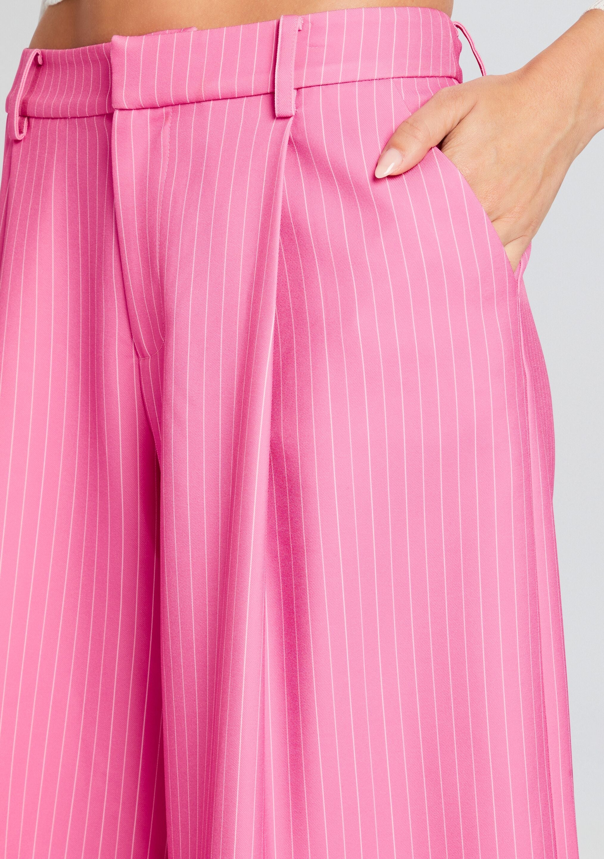 Pearl Capri Short