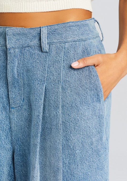 Arietta Short