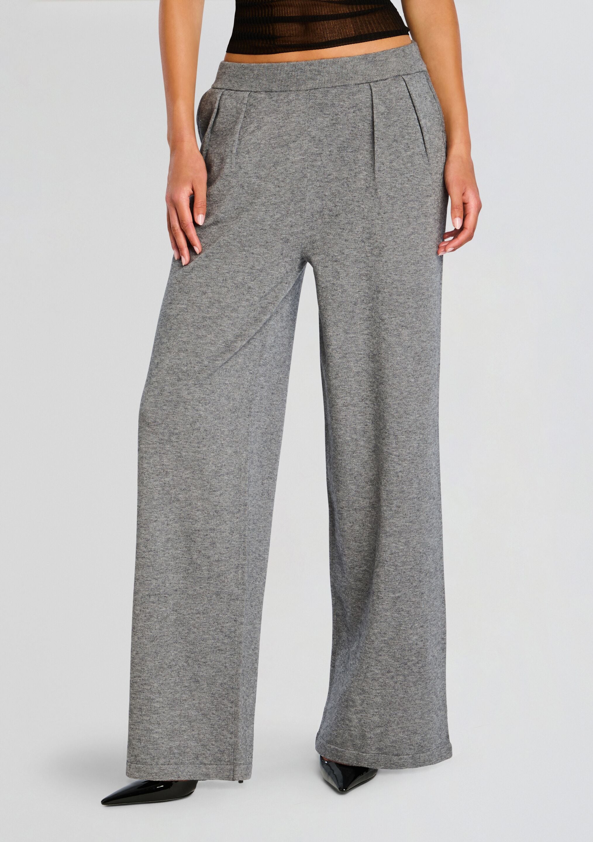 Alya Knit Pleated Trousers